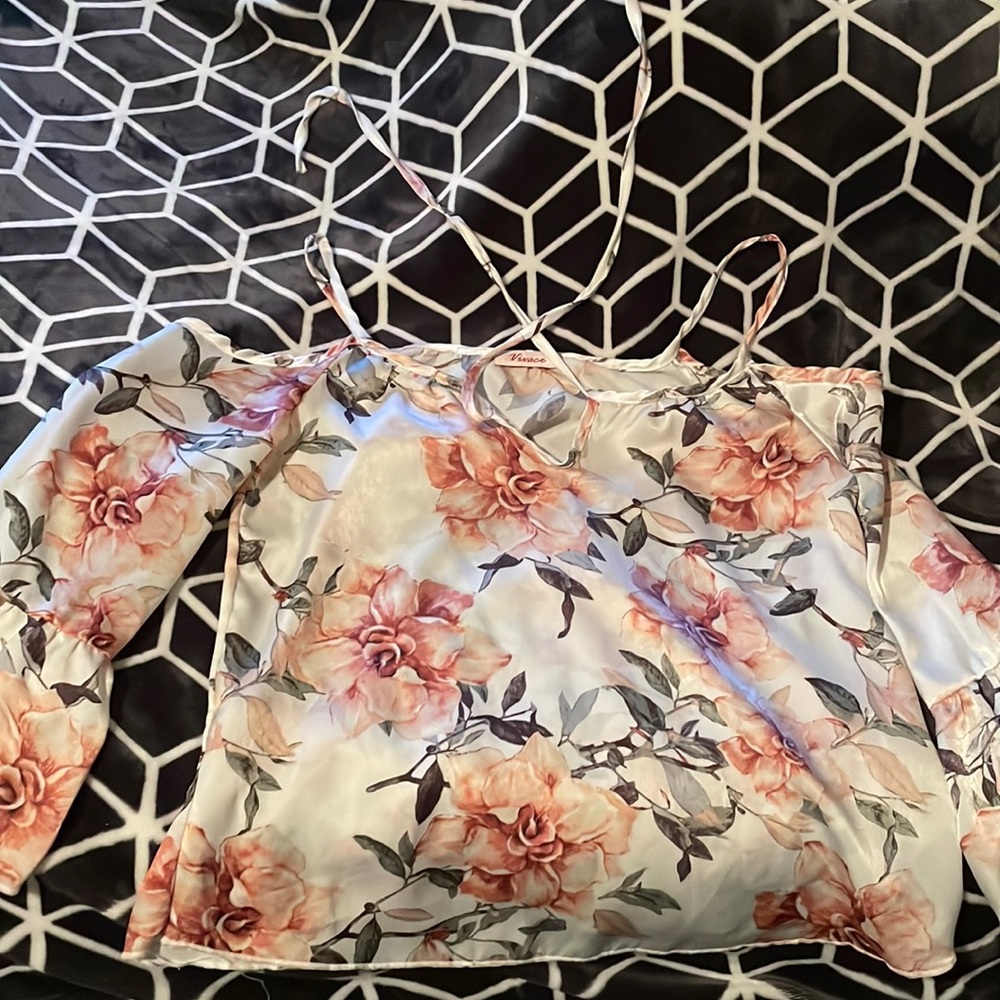 Gorgeous white floral blouse, w flared long sleeves, somewhat off the shoulders